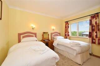 Отели типа «постель и завтрак» Claremount House B&B Голуэй Двухместный номер с 2 отдельными кроватями, вид на сад-2